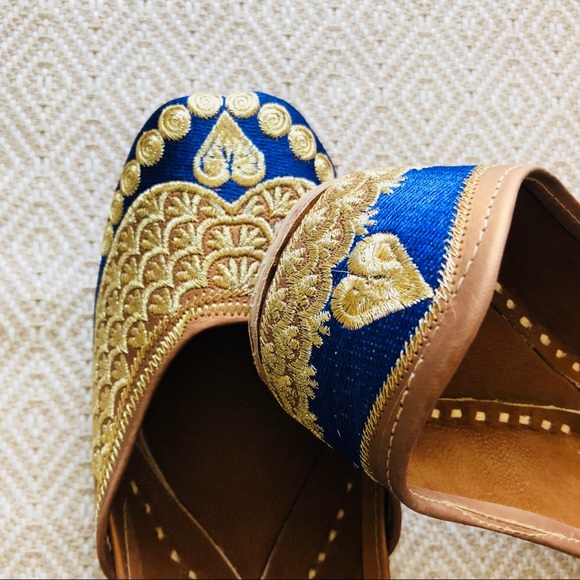 MOVING OUT in TWO WEEKS! HELP! Electric Blue Jutti - Picture 5 of 8